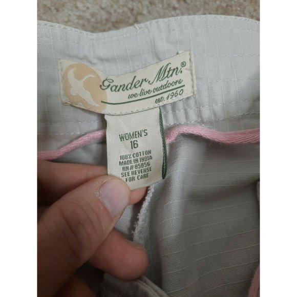 Gander Mountain Beige Cargo Capri Pants Size 16 - Picture 8 of 10